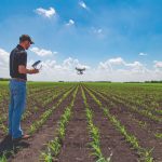 Pulverização com drones e aviões
